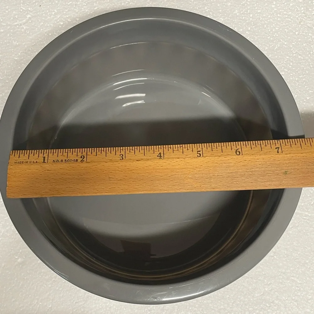NWOT Gray Standard Pet Bowl measures 7&1/2 Perfect size for Feeding your pet!